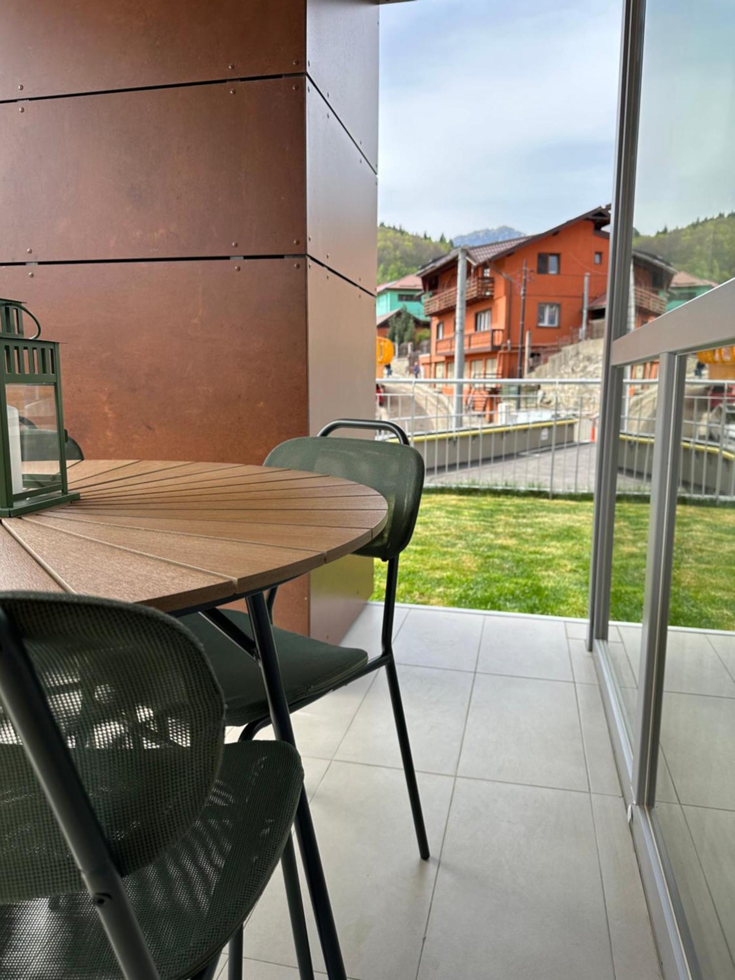 Dream Garden Apartment With Free Parking Sinaia Bagian luar foto
